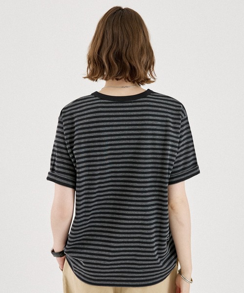 ONCILY(オンシェリー)の「ASSORT HEART LOGO HENLEY TEE / アソートハートロゴヘンリーTシャツ(Tシャツ/カットソー・メンズ・レッド/グレー/ブラック/ピンク/ブラック系その他・SMALL/LARGE/MEDIUM)」の12枚目の写真