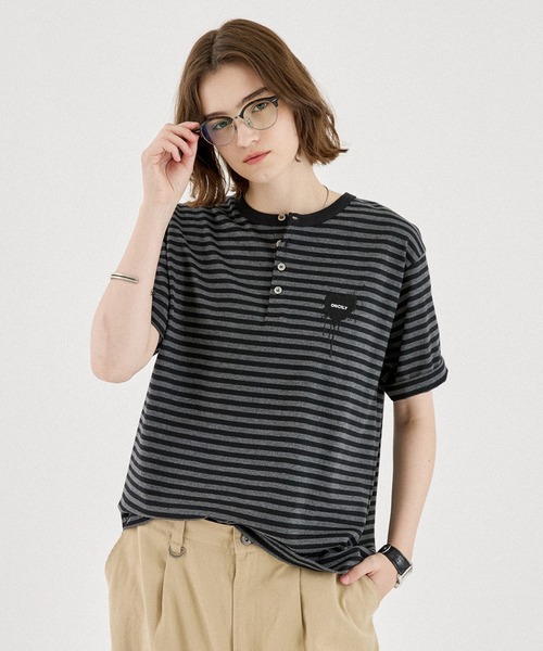 ONCILY(オンシェリー)の「ASSORT HEART LOGO HENLEY TEE / アソートハートロゴヘンリーTシャツ(Tシャツ/カットソー・メンズ・レッド/グレー/ブラック/ピンク/ブラック系その他・SMALL/LARGE/MEDIUM)」の8枚目の写真
