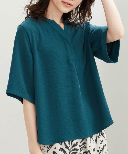 BELLUNA PLUS(ベルーナ)の「お手入れ楽々!スキッパーブラウス(シャツ/ブラウス・レディース・ネイビー/ターコイズブルー・MEDIUM/X-LARGE/LARGE)」の2枚目の写真
