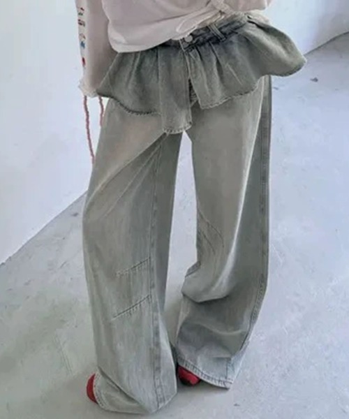 meJane(ミージェーン)の「フリルドッキング ワイドデニムパンツ(デニムパンツ・レディース・ブルー・L/M/S)」の1枚目の写真