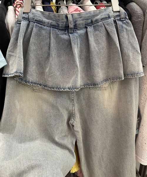 meJane(ミージェーン)の「フリルドッキング ワイドデニムパンツ(デニムパンツ・レディース・ブルー・L/M/S)」の11枚目の写真