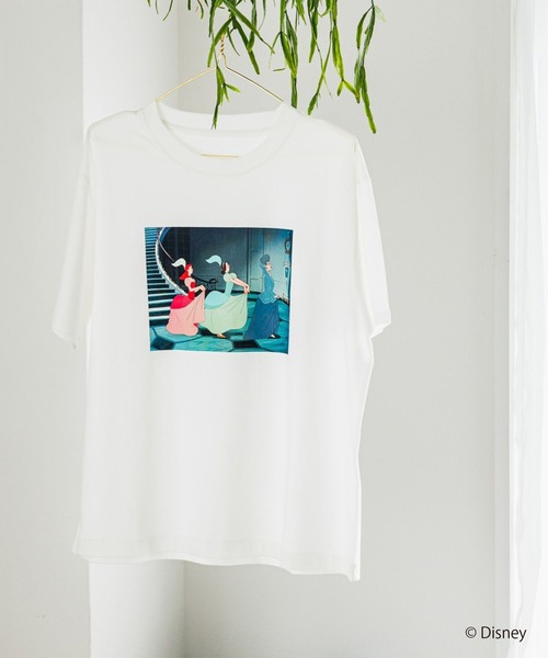 mysty woman(ミスティウーマン)の「【WEB限定】ドリゼラ&アナスタシア/ルシファー/Tシャツ 878228(Tシャツ/カットソー・レディース・チャコールグレー/オフホワイト・FREE)」の1枚目の写真