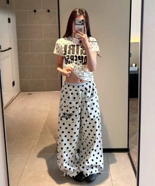 ViViDAY(ビビデー)の「フロント英字ロゴ 星柄ショートtシャツ(Tシャツ/カットソー・レディース・ホワイト/ネイビー/イエロー/ダークネイビー・M)」の5枚目の写真