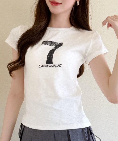 Ada.（エイダ）の「ナンバー プリント スポーティー タイト シルエットTシャツ（Tシャツ/カットソー・レディース・ネイビー/グレー/ホワイト/レッド・FREE）」の2枚目の写真