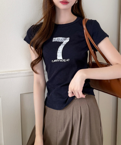 Ada.（エイダ）の「ナンバー プリント スポーティー タイト シルエットTシャツ（Tシャツ/カットソー・レディース・ネイビー/グレー/ホワイト/レッド・FREE）」の6枚目の写真