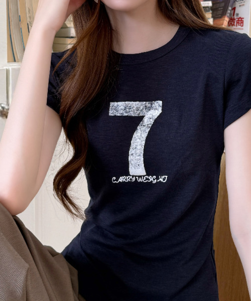 Ada.（エイダ）の「ナンバー プリント スポーティー タイト シルエットTシャツ（Tシャツ/カットソー・レディース・ネイビー/グレー/ホワイト/レッド・FREE）」の5枚目の写真