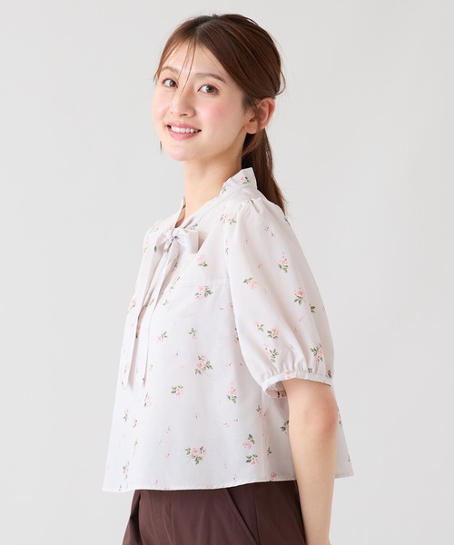 Rose Tiara(ローズティアラ)の「小花プリントパフスリーブ ブラウス(シャツ/ブラウス・レディース・ブラウン/ベージュ・42/46/38)」の8枚目の写真