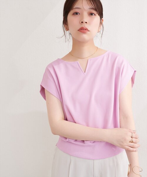 natural couture（ナチュラルクチュール）の「きれいめポンチキーネックTOPS（Tシャツ/カットソー・レディース・サックスブルー/ピンク/ブラック/オフホワイト・FREE）」の4枚目の写真