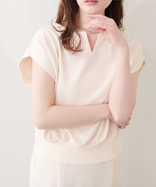 natural couture（ナチュラルクチュール）の「きれいめポンチキーネックTOPS（Tシャツ/カットソー・レディース・サックスブルー/ピンク/ブラック/オフホワイト・FREE）」の6枚目の写真