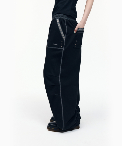AAKAM(アーカム)の「Knee Pin-Tuck Ethnic Sweatpants (Black)(スウェットパンツ・レディース・その他・1/2)」の14枚目の写真
