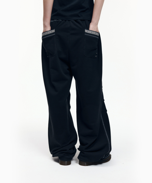 AAKAM(アーカム)の「Knee Pin-Tuck Ethnic Sweatpants (Black)(スウェットパンツ・レディース・その他・1/2)」の15枚目の写真