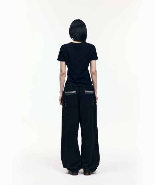 AAKAM(アーカム)の「Knee Pin-Tuck Ethnic Sweatpants (Black)(スウェットパンツ・レディース・その他・1/2)」の7枚目の写真