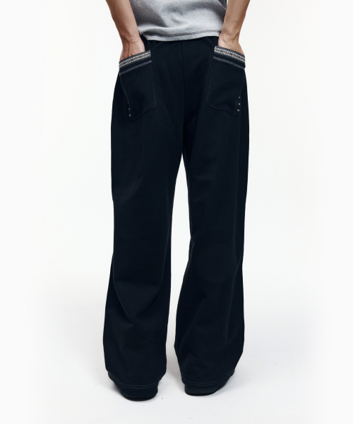 AAKAM(アーカム)の「Knee Pin-Tuck Ethnic Sweatpants (Black)(スウェットパンツ・レディース・その他・1/2)」の11枚目の写真