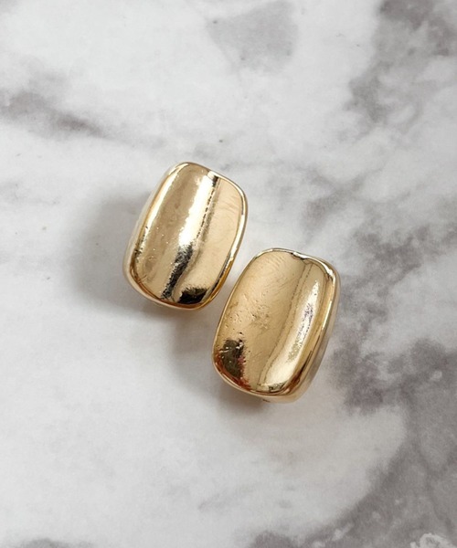 yu-ka(ユーカ)の「YU-KA:スクエアプレート ボリュームイヤリング Square Plate Volume Earrings(イヤリング・レディース・シルバー/ゴールド・FREE)」の6枚目の写真