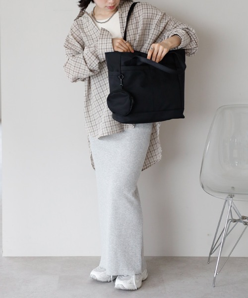 &MARKS(アンドマークス)の「N29【軽量/ポーチ付き】ナイロンエブリトート(トートバッグ・レディース・ブラック/パープル/ベージュ/グリーン・FREE)」の12枚目の写真