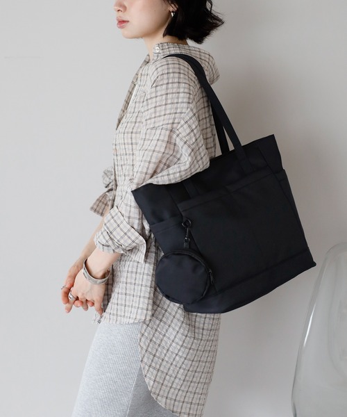 &MARKS(アンドマークス)の「N29【軽量/ポーチ付き】ナイロンエブリトート(トートバッグ・レディース・ブラック/パープル/ベージュ/グリーン・FREE)」の6枚目の写真