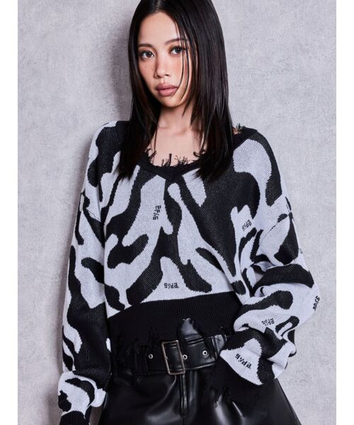 GYDA(ジェイダ)の「Vネックグラインダーニットトップス(ニット/セーター・レディース・ベージュ/その他1/その他2/ブラック・FREE)」の4枚目の写真