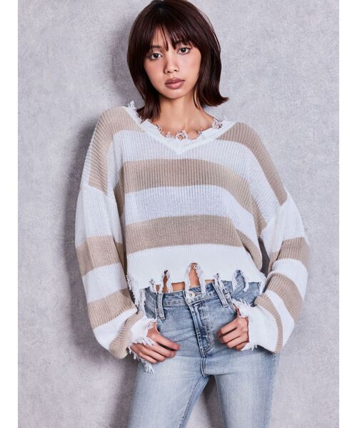 GYDA(ジェイダ)の「Vネックグラインダーニットトップス(ニット/セーター・レディース・ベージュ/その他1/その他2/ブラック・FREE)」の10枚目の写真