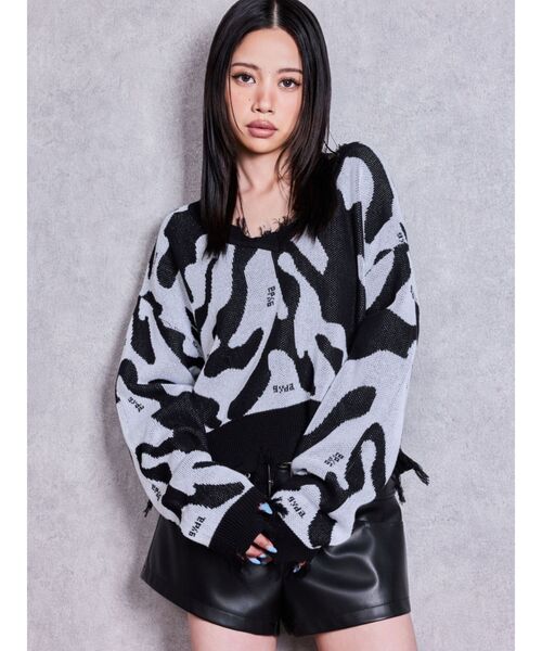 GYDA(ジェイダ)の「Vネックグラインダーニットトップス(ニット/セーター・レディース・ベージュ/その他1/その他2/ブラック・FREE)」の20枚目の写真