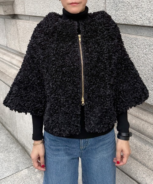 JENNE(ジェンヌ)の「2WAYマルチフラワーポンチョ・スカート(その他アウター・レディース・ブラック・SMALL/MEDIUM/LARGE)」の3枚目の写真