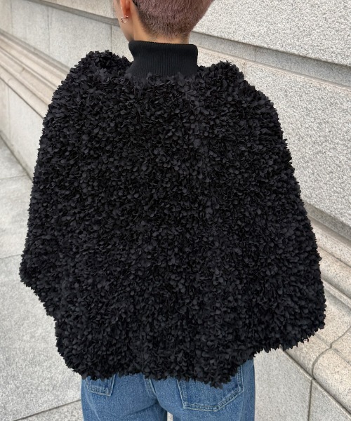 JENNE(ジェンヌ)の「2WAYマルチフラワーポンチョ・スカート(その他アウター・レディース・ブラック・SMALL/MEDIUM/LARGE)」の4枚目の写真