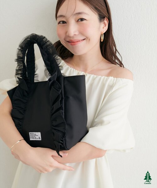 natural couture(ナチュラルクチュール)の「【WOODS × natural couture】ショルダー付きフリルミニトート(トートバッグ・レディース・ピンク/ブルー/ブラック/アイボリー・FREE)」の1枚目の写真