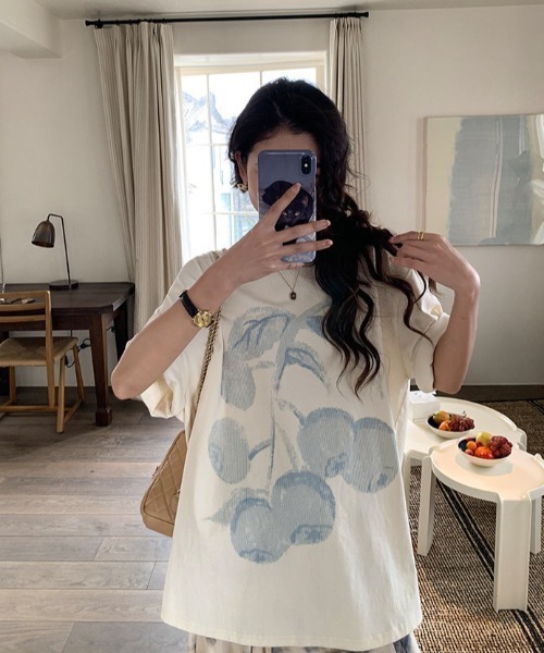 CHUN CHUN NOTES(チュンチュンノーツ)の「26SS/フルーツプリントコットンルーズTシャツ(Tシャツ/カットソー・レディース・グレー/ホワイト・F)」の3枚目の写真