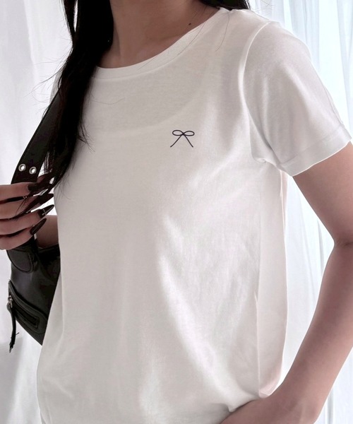 fiere(フィエール)の「リボンモチーフショート丈半袖Tシャツ(Tシャツ/カットソー・レディース・ホワイト・WM)」の4枚目の写真