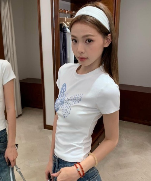 AVYL(アヴィル)の「バタフライグラフィックプリントコンパクトチビTシャツ(Tシャツ/カットソー・レディース・ホワイト・M)」の6枚目の写真