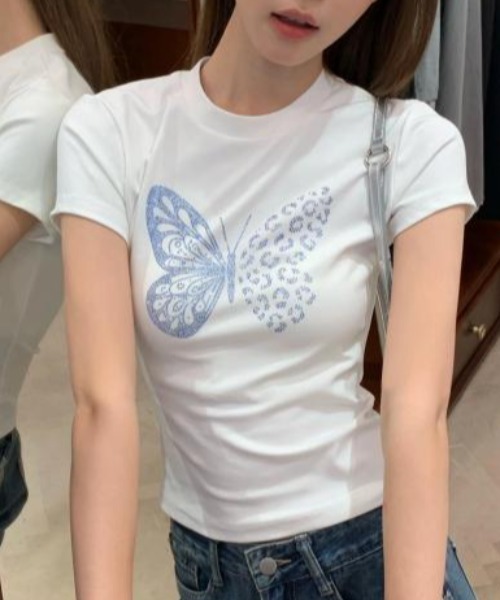 AVYL(アヴィル)の「バタフライグラフィックプリントコンパクトチビTシャツ(Tシャツ/カットソー・レディース・ホワイト・M)」の2枚目の写真
