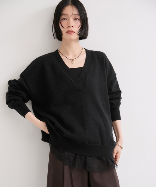 le cercle ADAM ET ROPE'(ルセルクルアダムエロペ)の「【WEB限定】深Vニットプルオーバー/ふんわり・モチモチ(ニット/セーター・レディース・ブラック/グレー/オフホワイト・FREE)」の21枚目の写真