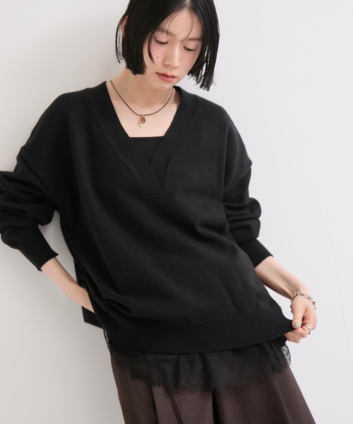 le cercle ADAM ET ROPE'(ルセルクルアダムエロペ)の「【WEB限定】深Vニットプルオーバー/ふんわり・モチモチ(ニット/セーター・レディース・ブラック/グレー/オフホワイト・FREE)」の20枚目の写真
