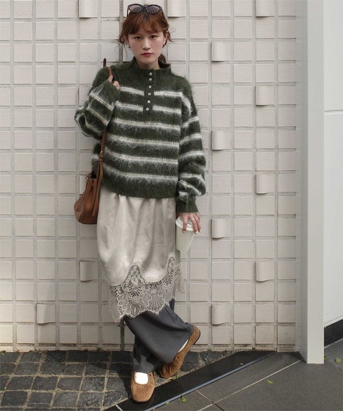 miette(ミエット)の「プチハイヘンリーネックシャギーニットプルオーバー(ニット/セーター・レディース・カーキ/ブラウン/ネイビー・FREE)」の10枚目の写真