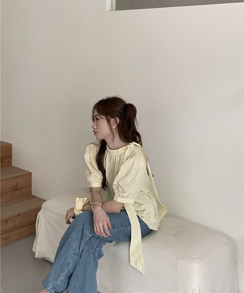 Girly Doll(ガーリードール)の「リボンタイ付きパフスリギャザーブラウス(シャツ/ブラウス・レディース・イエロー/ブルー/ホワイト・L/M)」の6枚目の写真