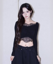 black lace tops. / ブラック レース トップス
