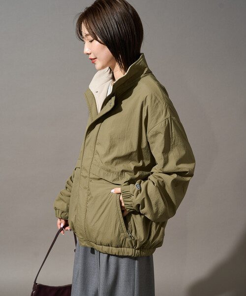 FREAK'S STORE(フリークスストア)の「限定展開 DISCUS ATHLETIC × FREAK'S STORE/ディスカスアスレチック 別注 ナイロン 裏配色 フリース スタンドカラー ブルゾン(その他アウター・レディース・オリーブ/ブラック/ベージュ・フリ-)」の7枚目の写真