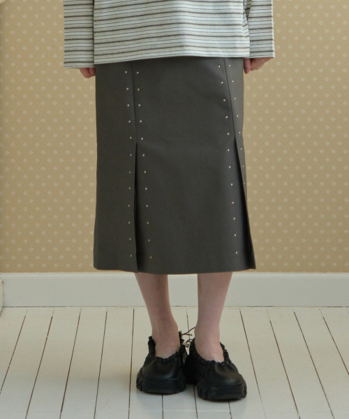TTUDEMENT(トュードメント)の「STUD LONG SKIRT_CHARCOAL(スカート・レディース・その他・SMALL/MEDIUM)」の1枚目の写真
