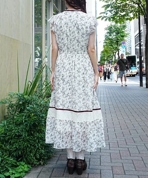 axes femme(アクシーズファム)の「カットワーク花柄ワンピース(ワンピース・レディース・キナリ/ブラック・FREE)」の5枚目の写真
