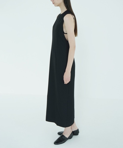 CLANE(クラネ)の「HERRINGBONE BACK SHEER ONEPIECE(ワンピース・レディース・ブラック・1/0)」の16枚目の写真