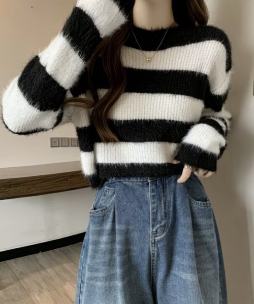 Beststore(ベストストア)の「ボーダー柄 シャギーニット トップス 短丈 ゆったり ふんわり(ニット/セーター・レディース・ブラック/グリーン/ベージュ/グレー・FREE)」の2枚目の写真