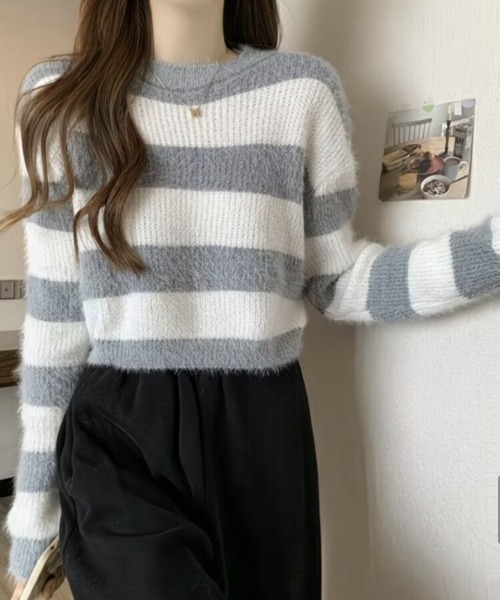 Beststore(ベストストア)の「ボーダー柄 シャギーニット トップス 短丈 ゆったり ふんわり(ニット/セーター・レディース・ブラック/グリーン/ベージュ/グレー・FREE)」の8枚目の写真