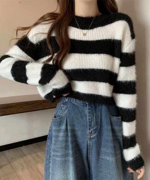 Beststore(ベストストア)の「ボーダー柄 シャギーニット トップス 短丈 ゆったり ふんわり(ニット/セーター・レディース・ブラック/グリーン/ベージュ/グレー・FREE)」の12枚目の写真