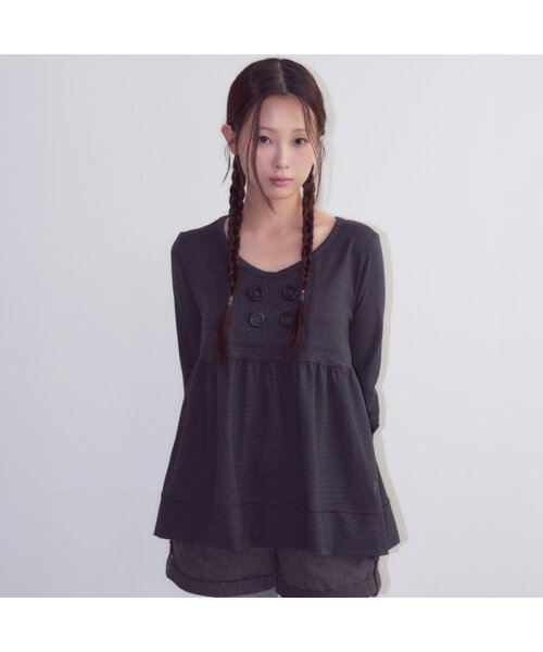 OAFISH(オアフィッシュ)の「ボタンシャーリング長袖 ブラック(Tシャツ/カットソー・レディース・その他・FREE)」の1枚目の写真