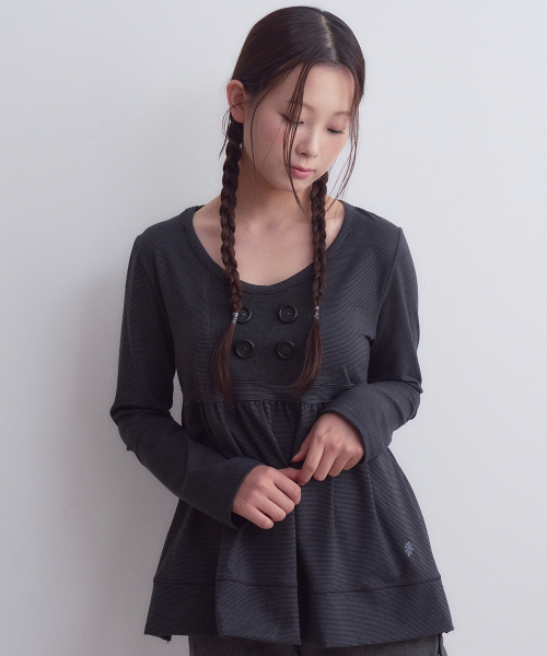 OAFISH(オアフィッシュ)の「ボタンシャーリング長袖 ブラック(Tシャツ/カットソー・レディース・その他・FREE)」の3枚目の写真