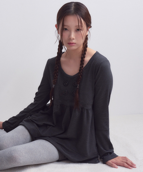 OAFISH(オアフィッシュ)の「ボタンシャーリング長袖 ブラック(Tシャツ/カットソー・レディース・その他・FREE)」の4枚目の写真