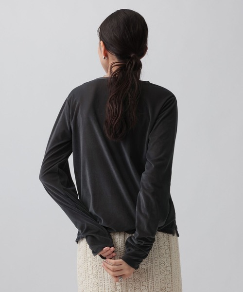 LEPSIM（レプシィム）の「ベロア長袖インナー　1064805（Tシャツ/カットソー・レディース・チャコールグレー/ブラウン/アイボリー/ピンク・FREE）」の12枚目の写真