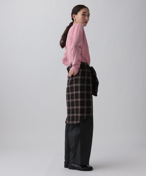 LEPSIM（レプシィム）の「ベロア長袖インナー　1064805（Tシャツ/カットソー・レディース・チャコールグレー/ブラウン/アイボリー/ピンク・FREE）」の20枚目の写真