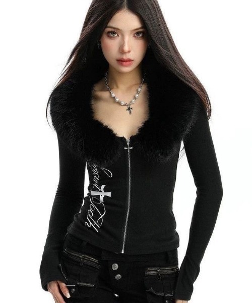SHERU(シェル)の「ファーカラータイトジップトップス 十字架(Tシャツ/カットソー・レディース・グレー/ブラック・M)」の11枚目の写真