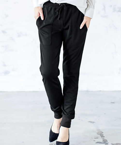 Pierrot（ピエロ）の「ポンチ素材ジョガーパンツ（その他パンツ・レディース・ネイビー/ブラック/カーキ/チャコールグレー・M/L）」の2枚目の写真