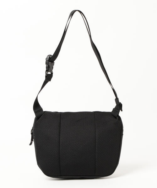 ARC'TERYX（アークテリクス）の「ARC'TERYX / MAKA 2（ボディバッグ/ウエストポーチ・メンズ・ブラック/ブルー系その他/ブラック系その他/グリーン系その他4/インディゴブルー/サックスブルー・ONE SIZE）」の17枚目の写真